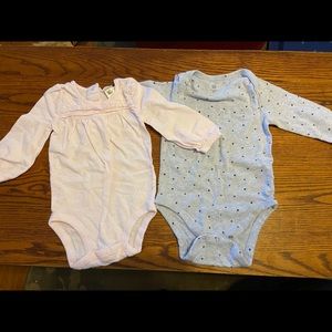 Set of 2 long sleeve onesie tops 12 mos